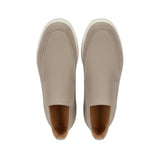 Męskie Zamszowe Mokasyny – Slip-On Chukka Styl, Płaska Pięta – Greige