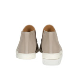 Męskie Zamszowe Mokasyny – Slip-On Chukka Styl, Płaska Pięta – Greige